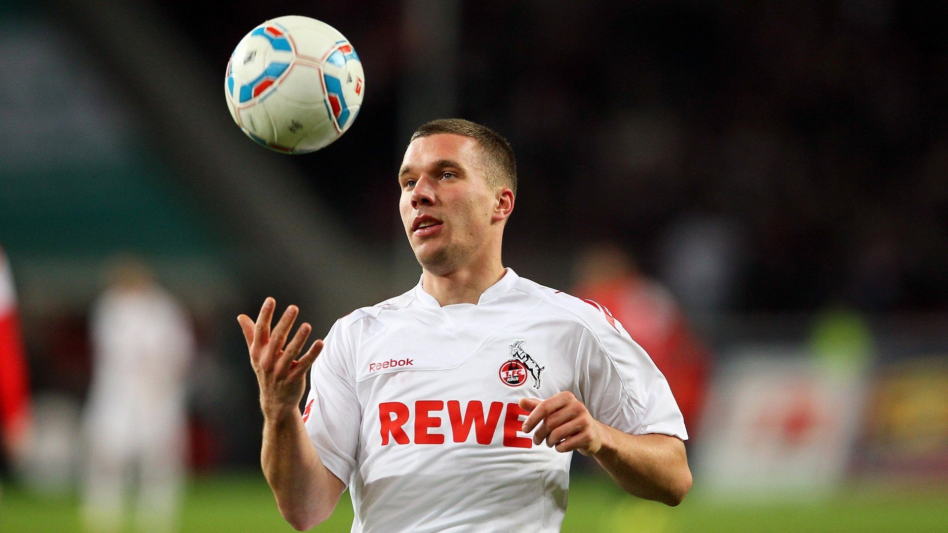 格列兹曼独造三球状态如火山喷发，葡萄牙三球横扫塞内加尔展露冠军相